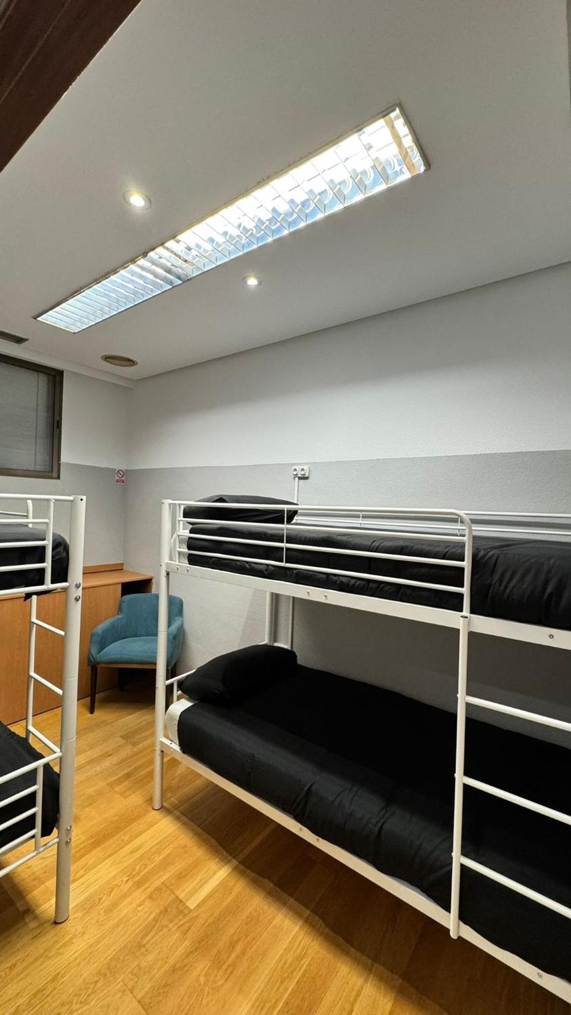 Hostel Puerta Del Angel Madrid Exteriér fotografie