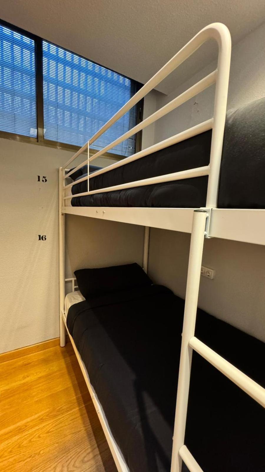 Hostel Puerta Del Angel Madrid Exteriér fotografie