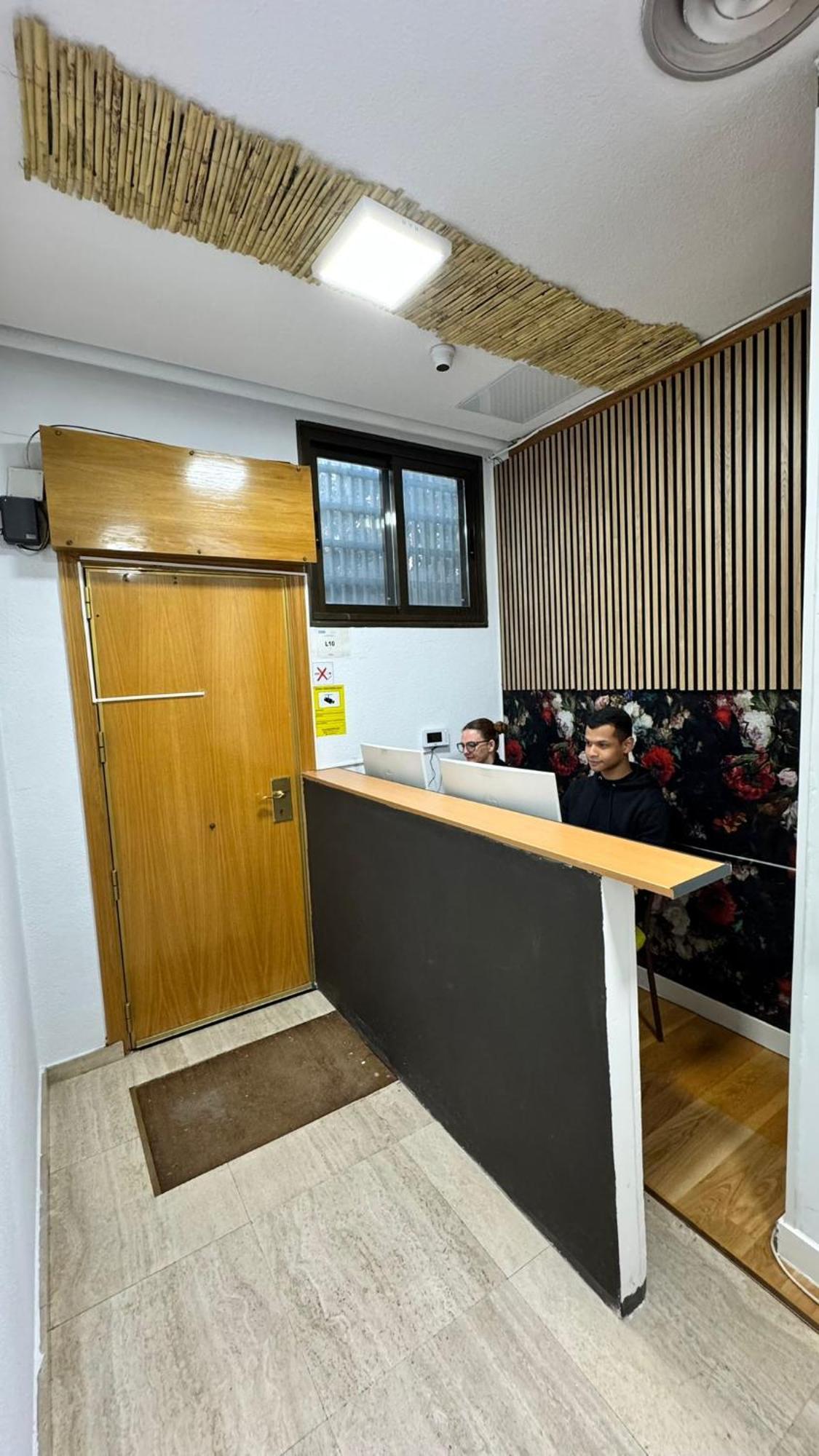Hostel Puerta Del Angel Madrid Exteriér fotografie